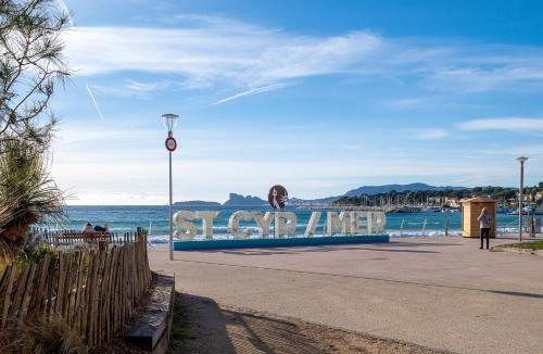 Les Lecques Apartment | Le Cocon des Lecques - 37m2 - 500m de la Plage & Port - Wi-Fi - Parking - Calme