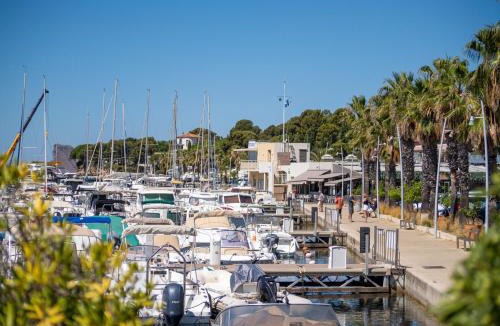 Les Lecques Apartment | Le Cocon des Lecques - 37m2 - 500m de la Plage & Port - Wi-Fi - Parking - Calme