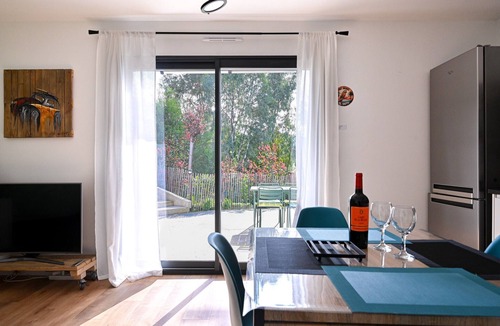 Ceyreste Apartment | Le Cocoon Apartment with Terrace in Detached House