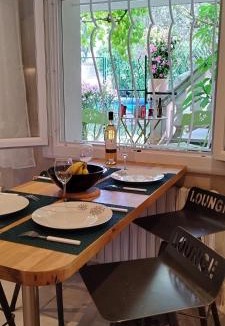 Route d'Arles Apartment | LE COSY Joli F2 proche gare, Arénes avec terrasse privée