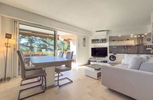 California - Pezou Apartment | Le Cozy