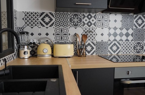 Istres Apartment | Le Duplex - Renovated T3 in the heart of Istres