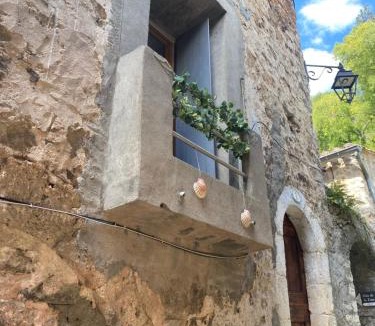 Saint-Guilhem-le-Desert Apartment | Le Gîte de La Source