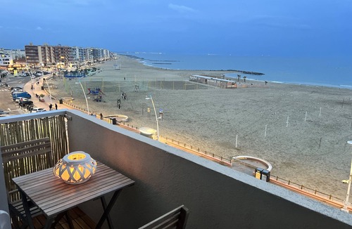 Palavas-les-Flots Apartment | "Le Grand Bleu" Apartment Exceptional View 270° 1st Sea Line in village