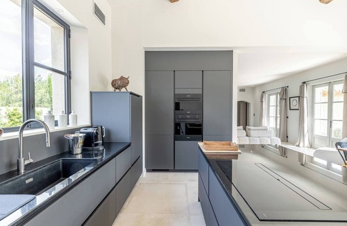 St.-Remy-de-Provence House | Le Jardin Secret, , St Rémy, a nearby village within walking distance