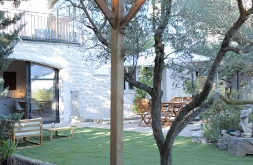 Tavernes House | Le Jardin d'Eden