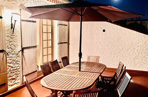 Cite Gely Villa | Le Jardin des Poetes Villa de Charme Avec spa Exterieur en Centre Ville