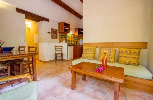 La Haute Maure House | Le Jas charming Mas in Provence with shared pool nature calm space
