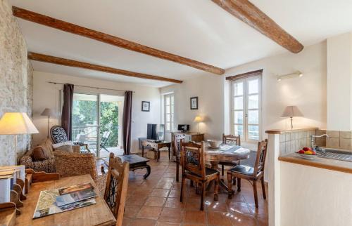 Bonnieux Apartment | Le Lieutenant Apartment in the heart of Bonnieux