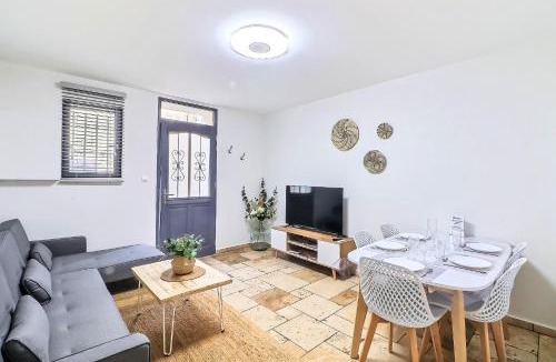 Saint-Gilles Apartment | LE LOGY-COSY - Appartement 5 pers - Clim Wifi Cosy Garage