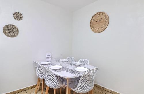 Saint-Gilles Apartment | LE LOGY-COSY - Appartement 5 pers - Clim Wifi Cosy Garage