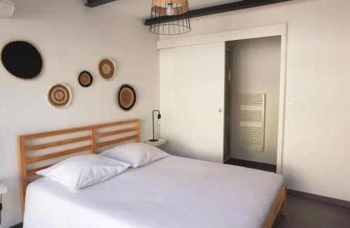 Istres Apartment | Le Lumineux l Clim l Parking l Terrasse l Paisible