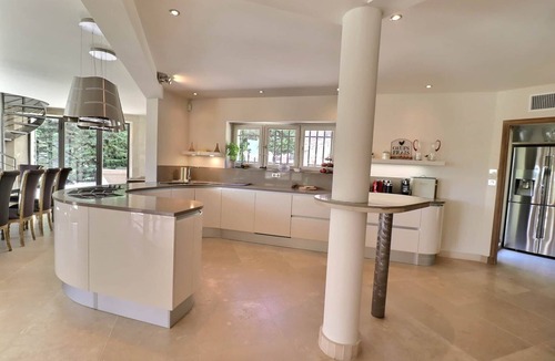 Les Baux-de-Provence House | Le Mas de Rose, large swimming pool, beautiful view