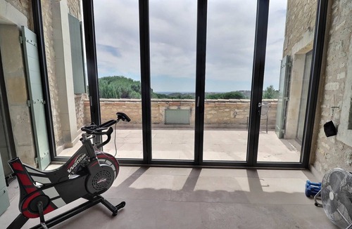 Les Baux-de-Provence House | Le Mas de Rose, large swimming pool, beautiful view