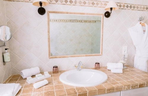 Orgon Hotel | LE MAS DE LA ROSE