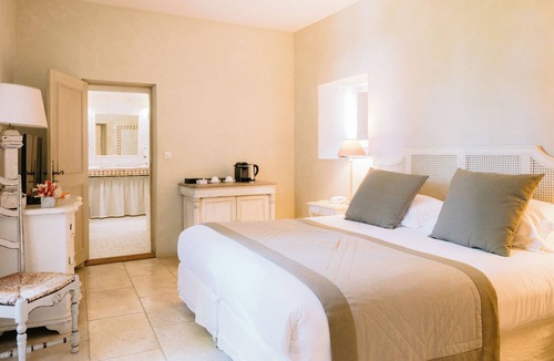 Orgon Hotel | LE MAS DE LA ROSE