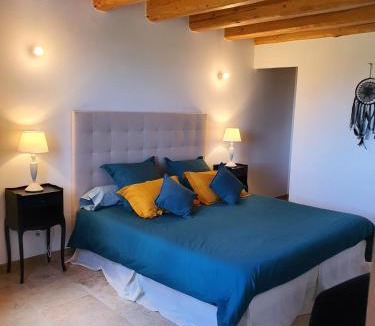 Saint Pierre de Mezoargues Apartment | Le Mas de Paulette