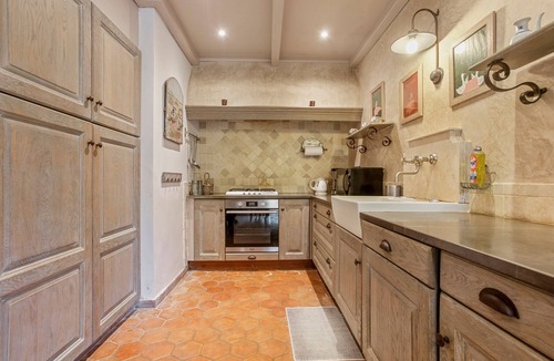 La Cadiere-d'Azur Apartment | Le Mas des Bouteillans “L’arbousier” with Wi-Fi and Air Conditioning
