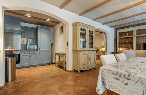 La Cadiere-d'Azur Apartment | Le Mas des Bouteillans "Le Chêne" with Wi-Fi and Air Conditioning
