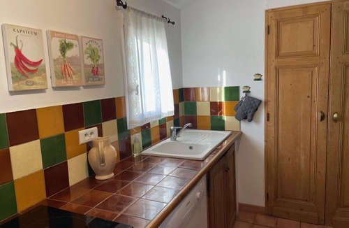 Eygalieres House | Le mas du jardin old farmhouse with modern comforts swimming pool large garden