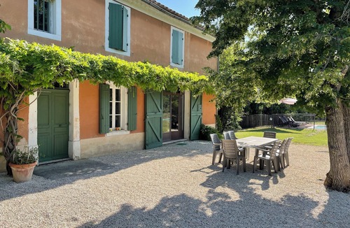 Eygalieres House | Le mas du jardin old farmhouse with modern comforts swimming pool large garden
