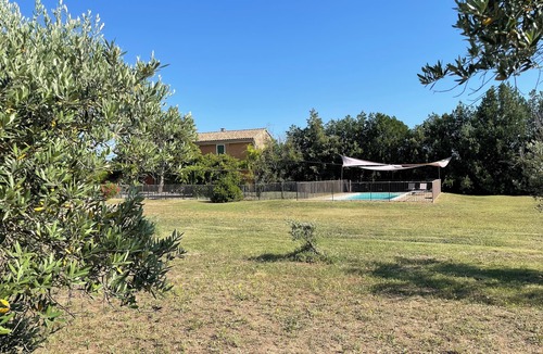 Eygalieres House | Le mas du jardin old farmhouse with modern comforts swimming pool large garden