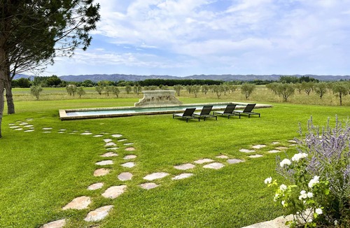 Maillane House | Le Mas Joncas, tennis court, swimming pool, beautiful view
