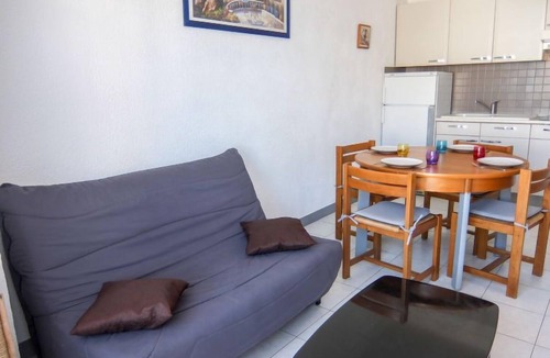 Saint-Cyprien Plage Apartment | Le Miramar by Interhome