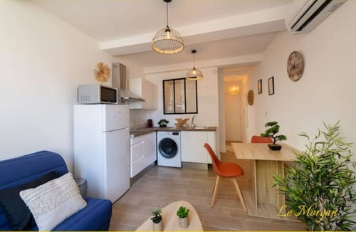 Salon-de-Provence Apartment | Le Morgan - Magnificent city center apartment with parking space