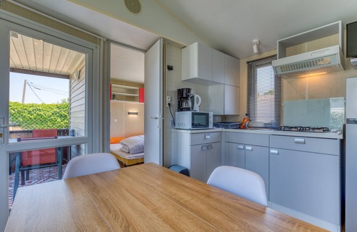 Marseillan House | Le NavyKo – Sea & Lake View, AC, Wi-Fi – Pets Stay Free