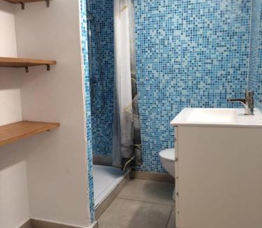 Beziers City Centre Apartment | le nid du voyageur, petit cocon sur les toits