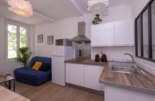 Salon-de-Provence Apartment | Le Nostradamus - Magnificent downtown apartment with parking