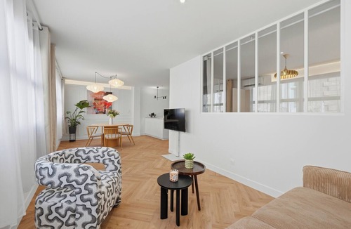 Gares Apartment | Le Parisien Charming & 150m from St-Roch Station - 4 pers