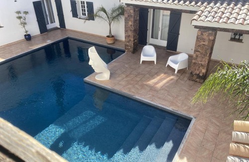 La Crau House | Le Patio Bleu
