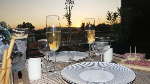 Eguilles Apartment | Le Patio Phocéen Studio avec Terrasse et Piscine près d Aix en Provence
