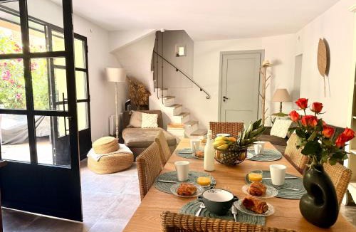 Roujan House | Le Patio Roujanais by GC - Clim - Wifi