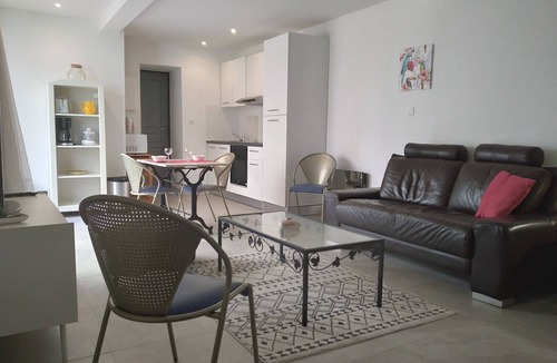 Beziers City Centre Apartment | "Le Patio"-T2 (52m2)-Terrace-Optional garage-Tourist furnished accommodation* (*)