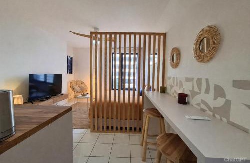 Port Marianne Apartment | Le Petit Bali - Studio de Standing avec Wi-Fi & TV, proche tramway