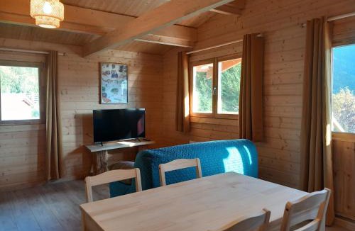 Saint-Dalmas Ski Chalet | Le petit chalet