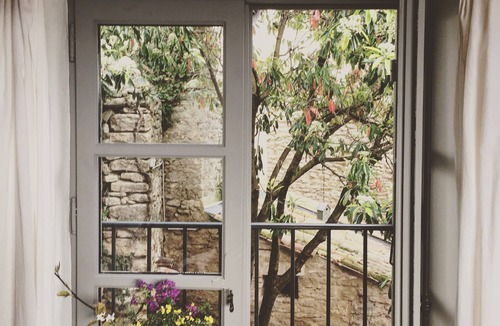 Goult House | Le Petit Château is a village house in the charming village of Goult.
