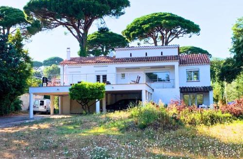 Guerrevieille Apartment | Le Petit Ganesha Vue Mer, Jardin et Terrasse