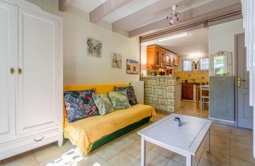 Eygalieres Apartment | Le Petit Mas des Pins