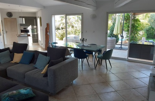 Aubagne Villa | LE PETIT PARADIS PROVENCAL in the chic, quiet district of AUBAGNE.