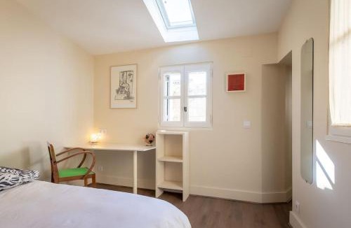 Ecusson Apartment | Le petit Saint Jean T2, Clim, Centre historique