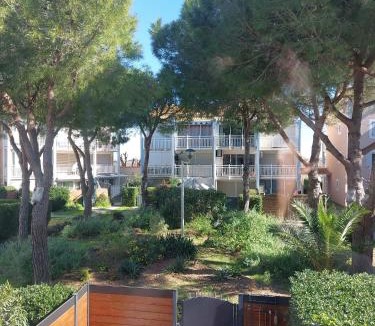 Palavas-les-Flots Apartment | Le Petit Scarlett - Clim, Parking & Piscine