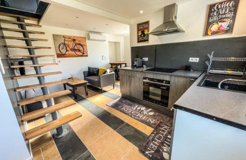Maillane Apartment | Le Petit Valexiane Piscine & Jardin