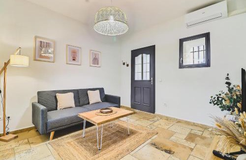 Saint-Gilles Apartment | LE PTIT HONORE - Appartement 2 pers - Centre Cosy WiFi Clim Garage