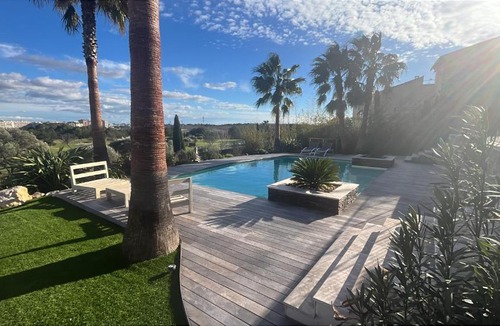 Ecusson Apartment | Le repère des golfeurs - Piscine & Clim