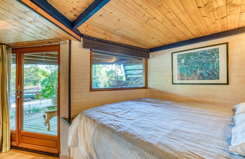 Moureze Bed & Breakfast | Le Sabel - Blue Room B&B with Mountain View and Shared Pool