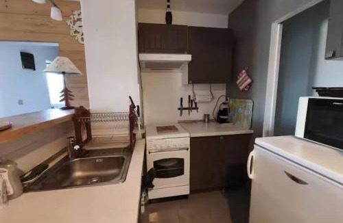 Le Super-Sauze Apartment | Le Sauze Bright 60m Flat near Slopes